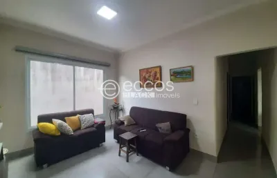 Casa para aluguel, 4 quartos, 1 suíte, 4 vagas, granada - uberlândia/mg