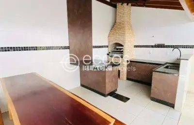 Casa para aluguel, 3 quartos, 1 suíte, 2 vagas, alto umuarama - uberlândia/mg