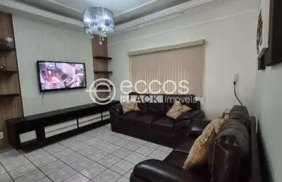 Casa para aluguel, 3 quartos, 1 suíte, 2 vagas, laranjeiras - uberlândia/mg