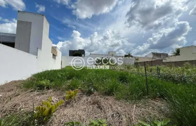 Terreno à venda na Rua Aracatu, --, Jardim Karaíba, Uberlândia