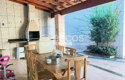 Casa à venda, 3 quartos, 2 vagas, santa rosa - uberlândia/mg
