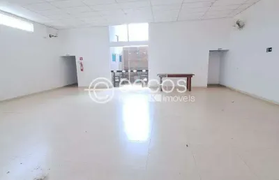 Barracão / Galpão / Depósito para alugar na Rua Joaquim Barbosa., --, Amorim, Araguari
