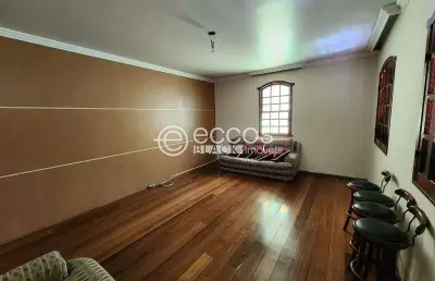 Casa à venda, 5 quartos, 2 suítes, 5 vagas, santa lúcia - belo horizonte/mg