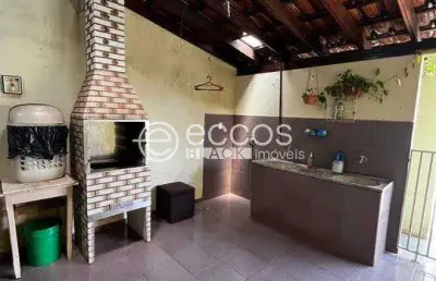 Casa à venda, 4 quartos, 1 suíte, 2 vagas, martins - uberlândia/mg