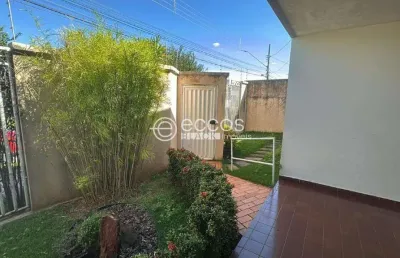 Casa para aluguel, 3 quartos, 1 suíte, 3 vagas, rosário - araguari/mg