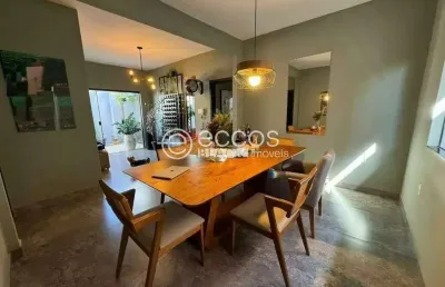Casa à venda, 2 quartos, 1 suíte, 2 vagas, fabrício - uberaba/mg