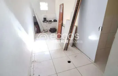 Ponto comercial para alugar na Avenida Coronel Teodolino Pereira Araújo, --, Centro, Araguari