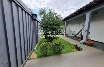 Casa para aluguel, 3 quartos, 1 suíte, 2 vagas, cidade jardim - uberlândia/mg