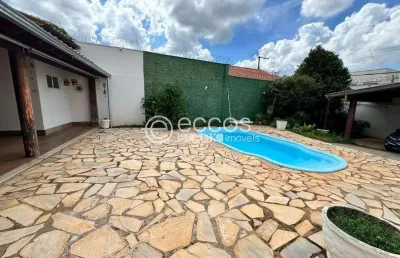Casa à venda, 4 quartos, 1 suíte, 4 vagas, mercês - uberaba/mg