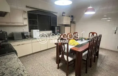 Casa à venda, 3 quartos, 2 suítes, 2 vagas, residencial gramado - uberlândia/mg