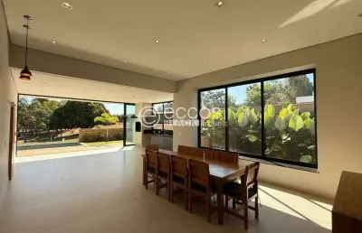 Casa à venda, 4 quartos, 4 suítes, 2 vagas, jockey park - uberaba/mg