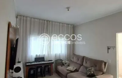 Casa à venda, 2 quartos, 2 vagas, jardim holanda - uberlândia/mg