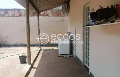 Casa à venda, 2 quartos, 1 suíte, 3 vagas, jardim europa - uberlândia/mg