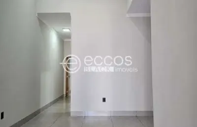 Casa à venda, 2 quartos, 1 suíte, 3 vagas, jardim brasília - uberlândia/mg