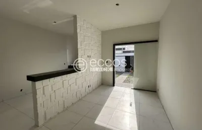 Casa à venda, 2 quartos, 1 suíte, 2 vagas, laranjeiras - uberlândia/mg