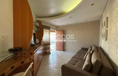 Casa à venda, 3 quartos, 1 suíte, 3 vagas, santa mônica - uberlândia/mg