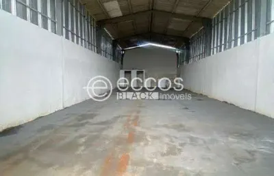 Casa à venda na Avenida do Corinto, --, Laranjeiras, Uberlândia