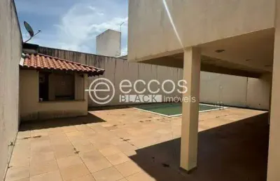 Casa à venda, 4 quartos, 2 suítes, 6 vagas, tabajaras - uberlândia/mg