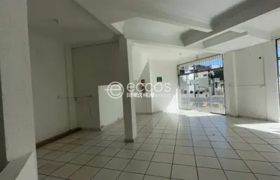 Sala comercial para alugar na Praça José Rodrigues Alves, --, Centro, Araguari