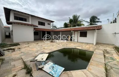 Casa à venda, 3 quartos, 3 suítes, 4 vagas, custódio pereira - uberlândia/mg