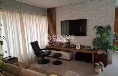 Casa em condomínio à venda, 3 quartos, 1 suíte, 3 vagas, grand ville - uberlândia/mg
