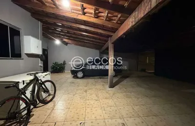 Casa à venda, 3 quartos, 1 suíte, 3 vagas, jardim das palmeiras - uberlândia/mg