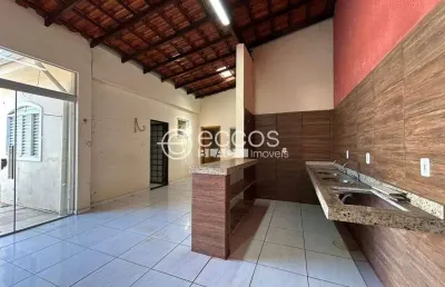 Casa à venda, 5 quartos, 2 suítes, 4 vagas, santa mônica - uberlândia/mg