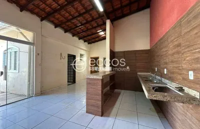 Casa à venda, 5 quartos, 2 suítes, 4 vagas, santa mônica - uberlândia/mg