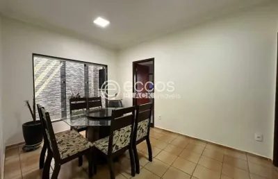 Casa à venda, 3 quartos, 1 suíte, 3 vagas, jardim espírito santo - uberaba/mg