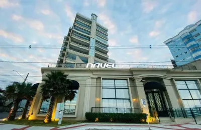 Apartamento frente mar com 3 suítes e 141m² – alto padrão no estilo neoclássico com lazer completo.