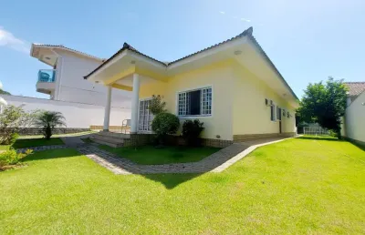 Casa linear com 240m2, 2 quartos, 1 suíte, área gourmet, dependência completa - condomínio passaredo – taquara.