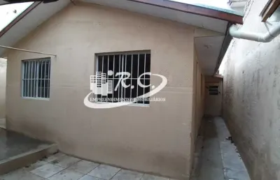 Casa com 3 quartos para alugar na Rua Edgard Cavalcanti de Albuquerque, 86, Sítio Cercado, Curitiba