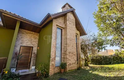 Casa em condomínio curitiba  3 quartos, suíte, lareira, spa e 4 vagas.