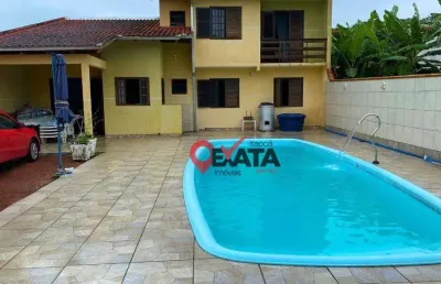 Sobrado para 16 pessoas para alugar por r$ 1.200/dia - cambiju - itapoá/sc