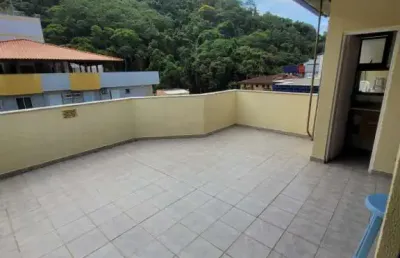 Cobertura duplex mobiliada localizada na praia grande à venda