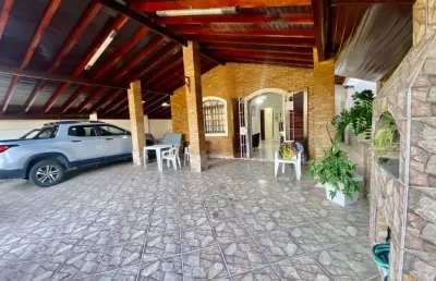 Casa a venda no perequê açú, 3 dormitórios com edícula nos fundos.