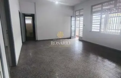 Casa com 7 cômodos no centro de ubatuba para locação comercial.