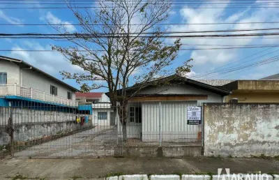 Casa com 3 locações no bairro barra do rio em itajaí
