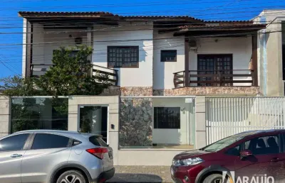 Casa com piscina mobiliada e equipada com 1 suíte e 3 dormitórios no bairro cordeiros em itajaí