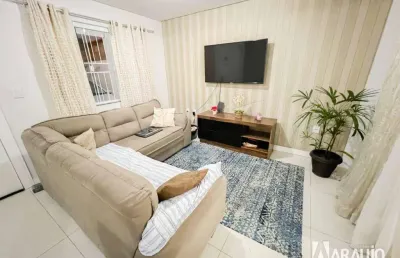 Sobrado com 1 suíte e 2 dormitórios no bairro são vicente em itajaí