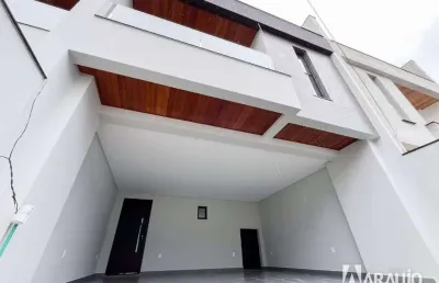Sobrado triplex com 1 suíte master e 2 suítes no centro de itajaí