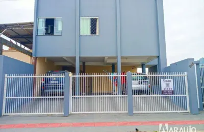 Apartamento mobiliado com 2 dormitórios no bairro espinheiros em itajaí
