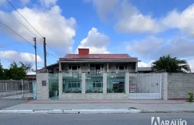 Casa com 5 dormitórios e 2 kitnets no bairro cordeiros em itajaí
