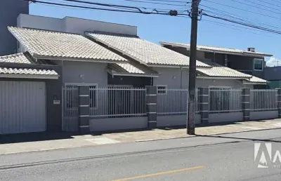 Casa mobiliada com 2 dormitórios no bairro cordeiros em itajaí