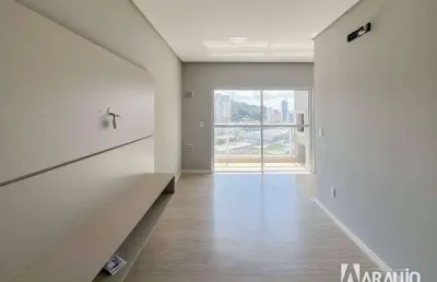 Apartamento com 1 suíte e 1 dormitório no bairro fazenda em itajaí