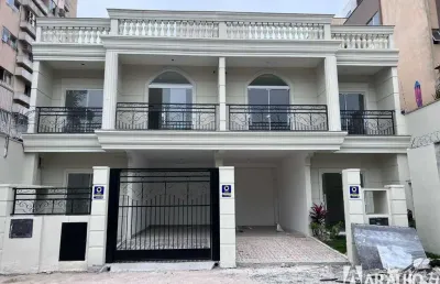 Triplex com 1 suíte e 2 dormitórios no  centro de itajaí