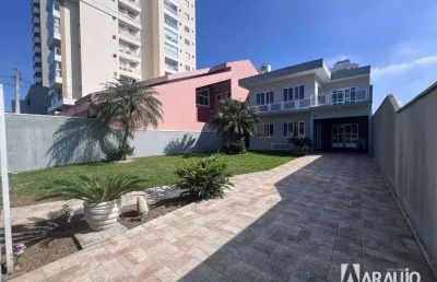 Casa com 2 suítes e 1 dormitório no bairro são judas em itajaí