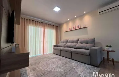 Casa com 2 dormitórios no bairro espinheiros em itajaí
