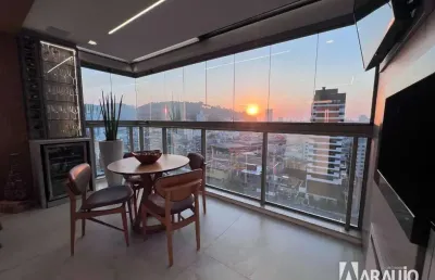 Apartamento mobiliado e equipado com 2 suítes +1 dormitório no bairro fazenda em itajaí
