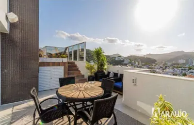 Cobertura triplex mobiliada com 4 suítes na praia brava em itajaí